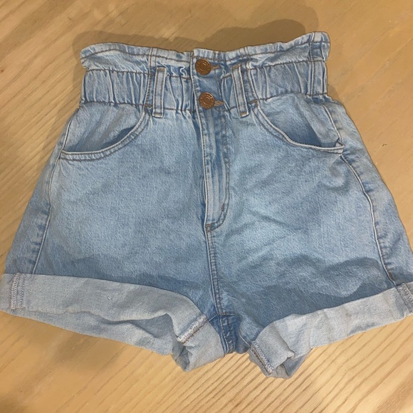 High waisted light denim shorts - Picture 1 of 3